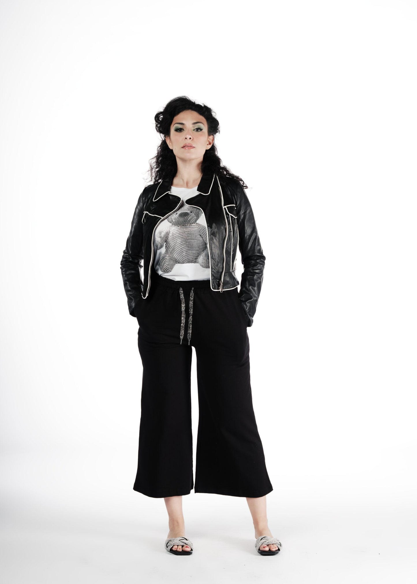 T-shirt con stampa orsetto con strass
